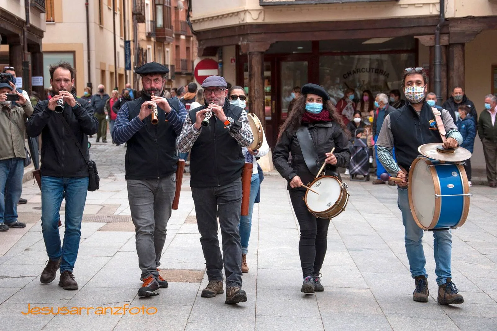 Dulzaineros castellanos en Cantabria.