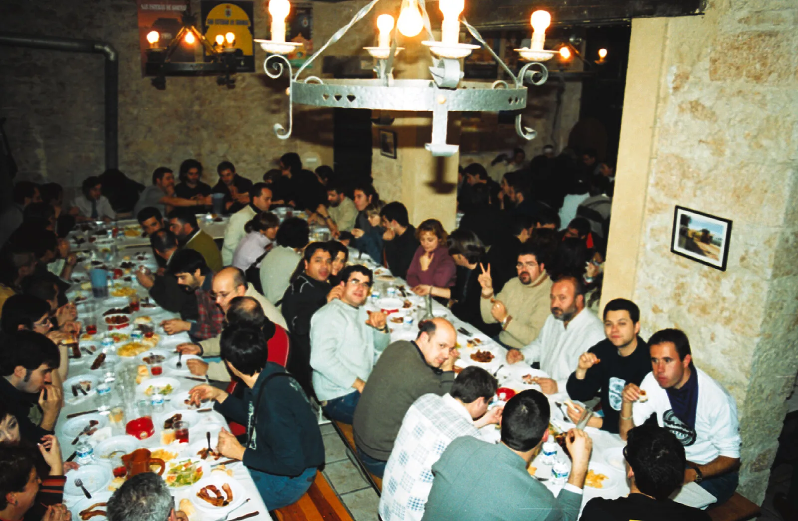 Cena de agradecimiento para los colaboradores. Cena de agradecimiento para los colaboradores.